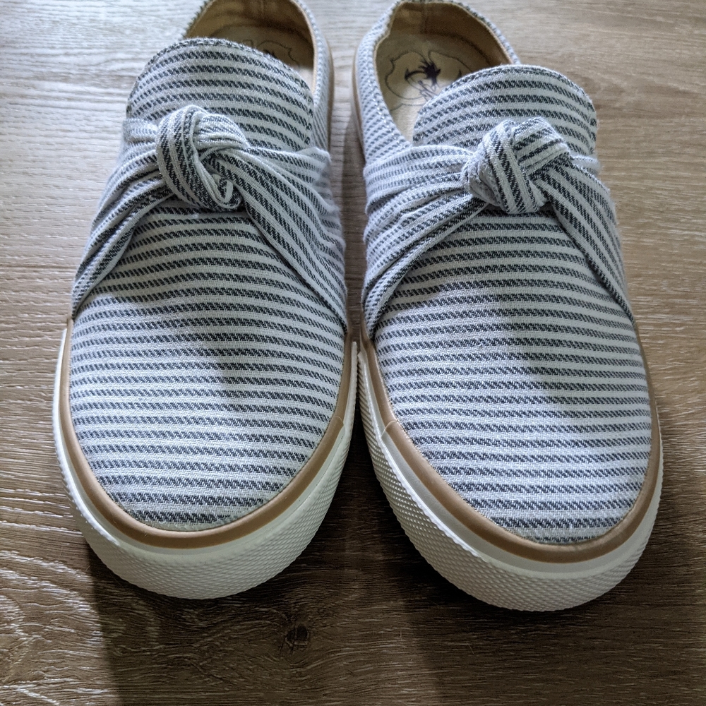 Seersucker Striped Sneaker Slide NWOT